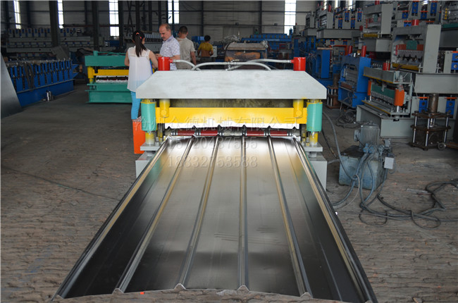 不銹鋼板壓型設備