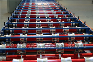 全自動液壓導(dǎo)柱840型壓瓦機(jī)