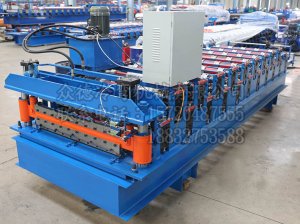 <b>860-900雙層彩鋼瓦壓型設備</b>